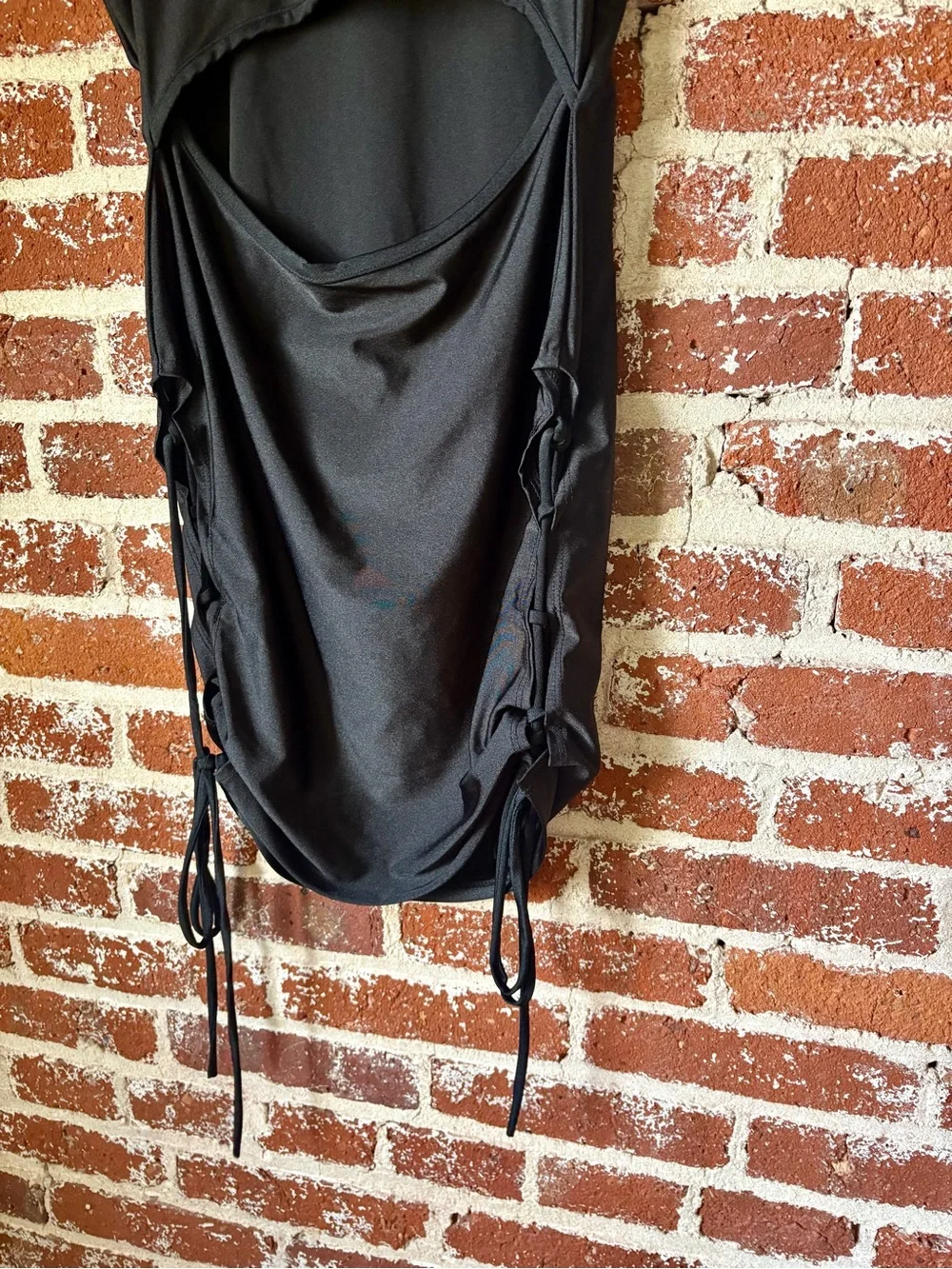 90s/Y2K Vintage little black dress w/cutout
